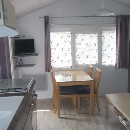 Camping Aire Du Gros Pre Lesseux 외부 사진